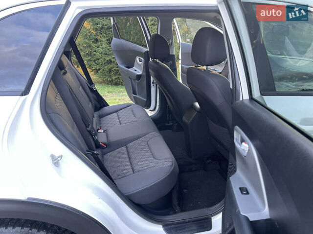 Киа Niro 2019 в Луцке на Automoto.ua Белый Киа Niro, объемом двигателя 1.58 л и пробегом 212 тыс. км за 15999 $, фото 16 на Automoto.ua