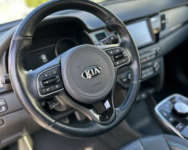 Білий Кіа Niro, об'ємом двигуна 0 л та пробігом 157 тис. км за 16900 $, фото 27 на Automoto.ua