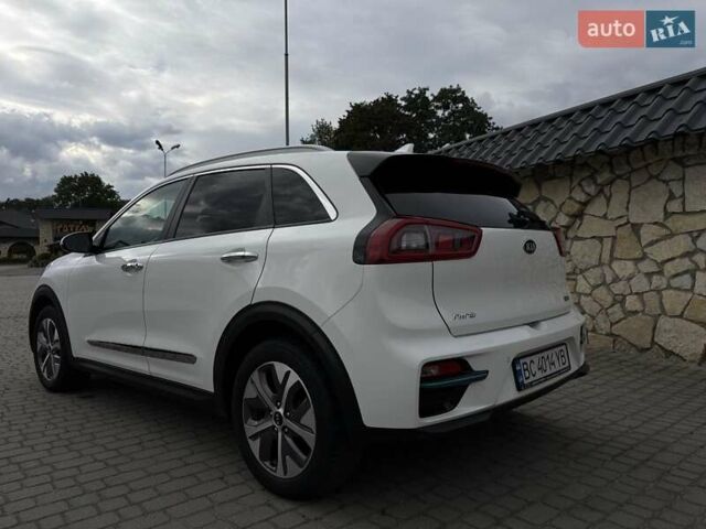 Белый Киа Niro, объемом двигателя 0 л и пробегом 100 тыс. км за 18999 $, фото 7 на Automoto.ua