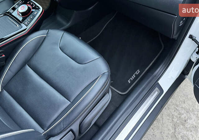 Білий Кіа Niro, об'ємом двигуна 0 л та пробігом 124 тис. км за 16999 $, фото 35 на Automoto.ua