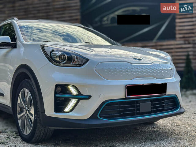 Білий Кіа Niro, об'ємом двигуна 0 л та пробігом 204 тис. км за 17800 $, фото 24 на Automoto.ua