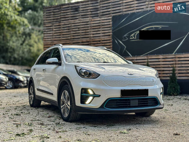 Білий Кіа Niro, об'ємом двигуна 0 л та пробігом 204 тис. км за 17800 $, фото 5 на Automoto.ua