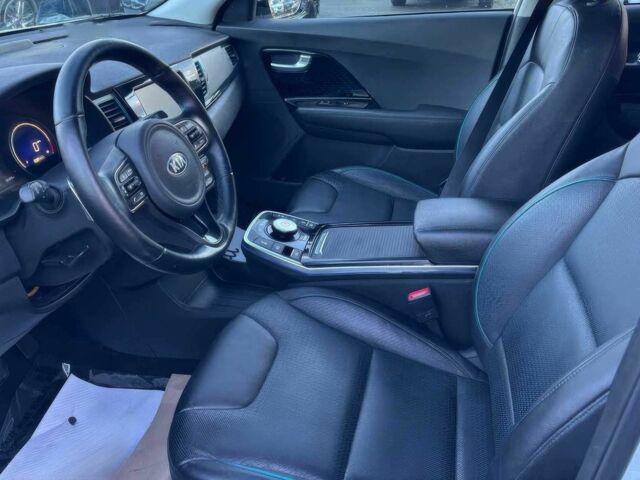 Білий Кіа Niro, об'ємом двигуна 0 л та пробігом 31 тис. км за 13900 $, фото 8 на Automoto.ua