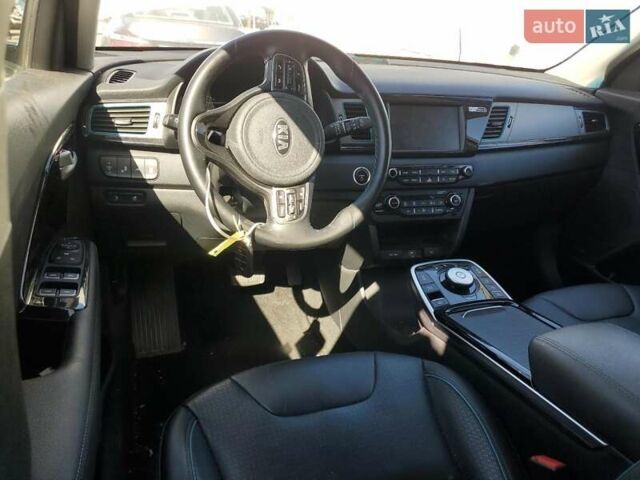 Білий Кіа Niro, об'ємом двигуна 0 л та пробігом 30 тис. км за 5600 $, фото 7 на Automoto.ua