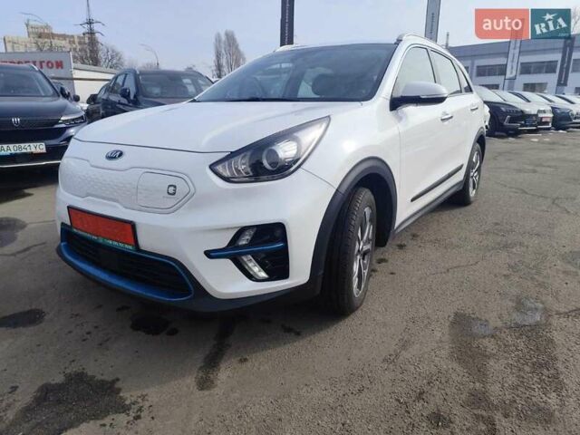 Белый Киа Niro, объемом двигателя 0 л и пробегом 105 тыс. км за 17555 $, фото 23 на Automoto.ua