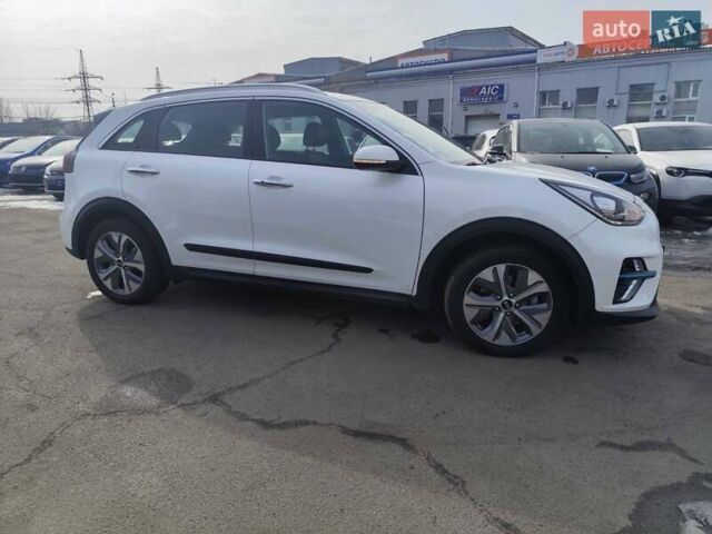 Белый Киа Niro, объемом двигателя 0 л и пробегом 105 тыс. км за 17555 $, фото 11 на Automoto.ua