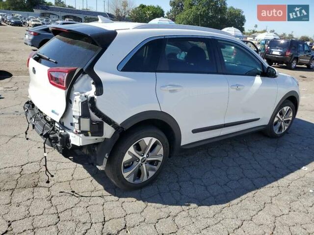 Білий Кіа Niro, об'ємом двигуна 0 л та пробігом 30 тис. км за 5600 $, фото 2 на Automoto.ua