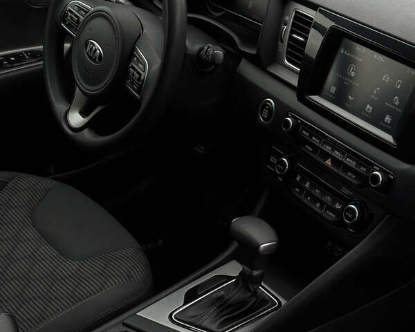 Киа Niro 2019 в Хмельницком на Automoto.ua Белый Киа Niro, объемом двигателя 1.6 л и пробегом 320 тыс. км за 12400 $, фото 15 на Automoto.ua