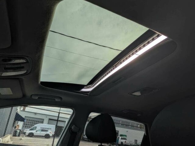 Белый Киа Niro, объемом двигателя 0 л и пробегом 43 тыс. км за 15000 $, фото 9 на Automoto.ua