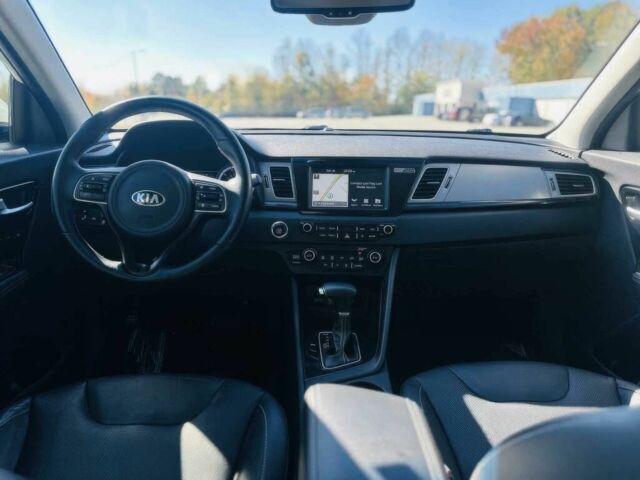 Белый Киа Niro, объемом двигателя 1.6 л и пробегом 49 тыс. км за 10200 $, фото 6 на Automoto.ua