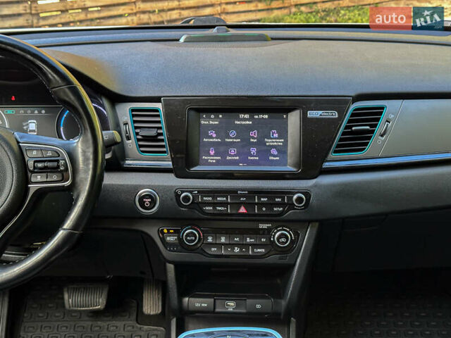 Білий Кіа Niro, об'ємом двигуна 0 л та пробігом 204 тис. км за 17800 $, фото 91 на Automoto.ua