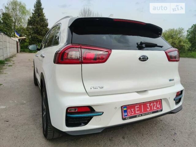 Білий Кіа Niro, об'ємом двигуна 0 л та пробігом 137 тис. км за 19990 $, фото 8 на Automoto.ua