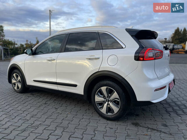 Киа Niro 2019 в Луцке на Automoto.ua Белый Киа Niro, объемом двигателя 1.58 л и пробегом 212 тыс. км за 15999 $, фото 10 на Automoto.ua
