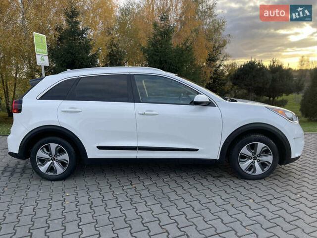 Киа Niro 2019 в Луцке на Automoto.ua Белый Киа Niro, объемом двигателя 1.58 л и пробегом 212 тыс. км за 15999 $, фото 5 на Automoto.ua
