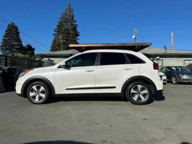 Білий Кіа Niro, об'ємом двигуна 1.6 л та пробігом 34 тис. км за 9700 $, фото 4 на Automoto.ua