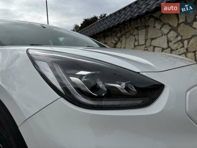 Белый Киа Niro, объемом двигателя 0 л и пробегом 100 тыс. км за 18999 $, фото 12 на Automoto.ua