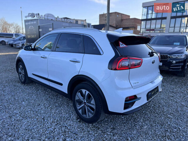 Белый Киа Niro, объемом двигателя 0 л и пробегом 210 тыс. км за 15900 $, фото 6 на Automoto.ua