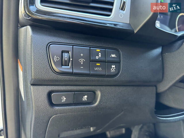 Белый Киа Niro, объемом двигателя 0 л и пробегом 147 тыс. км за 18500 $, фото 24 на Automoto.ua