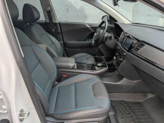 Белый Киа Niro, объемом двигателя 0 л и пробегом 35 тыс. км за 5500 $, фото 7 на Automoto.ua