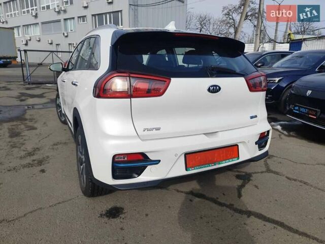 Белый Киа Niro, объемом двигателя 0 л и пробегом 105 тыс. км за 17555 $, фото 5 на Automoto.ua