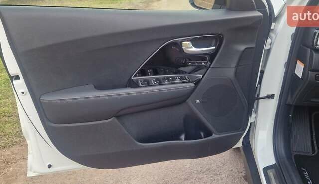 Киа Niro 2019 в Дубно на Automoto.ua Белый Киа Niro, объемом двигателя 0 л и пробегом 173 тыс. км за 17400 $, фото 32 на Automoto.ua