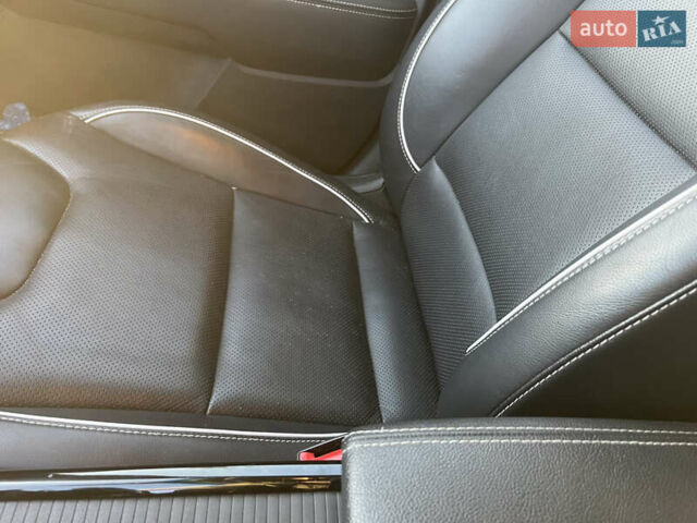 Білий Кіа Niro, об'ємом двигуна 0 л та пробігом 70 тис. км за 18600 $, фото 10 на Automoto.ua