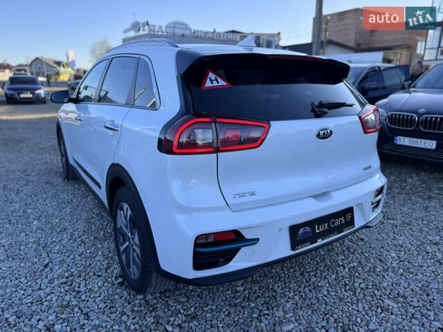 Белый Киа Niro, объемом двигателя 0 л и пробегом 210 тыс. км за 15900 $, фото 7 на Automoto.ua
