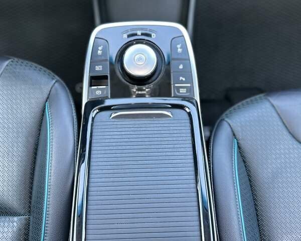 Білий Кіа Niro, об'ємом двигуна 0 л та пробігом 157 тис. км за 16900 $, фото 20 на Automoto.ua