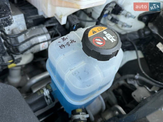 Белый Киа Niro, объемом двигателя 0 л и пробегом 147 тыс. км за 18500 $, фото 18 на Automoto.ua