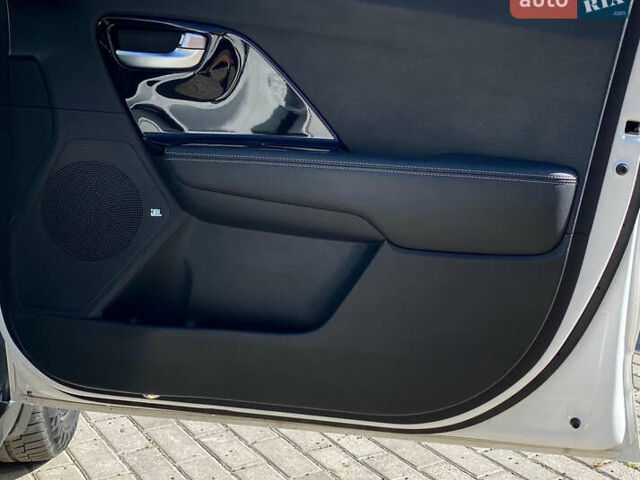 Белый Киа Niro, объемом двигателя 0 л и пробегом 70 тыс. км за 18850 $, фото 24 на Automoto.ua