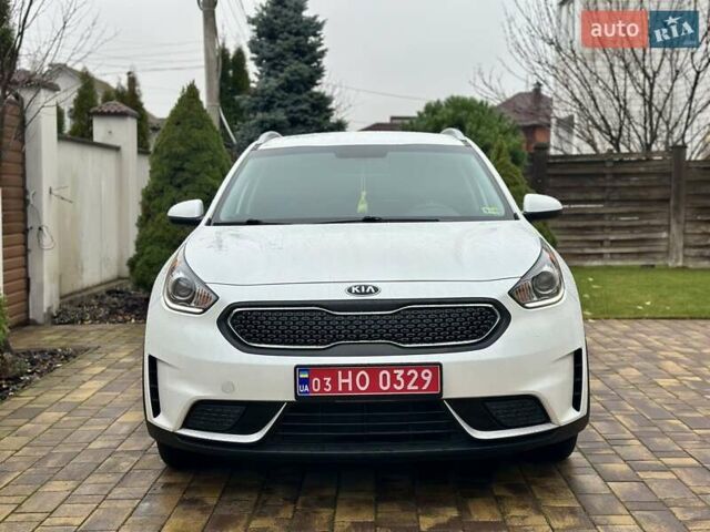 Белый Киа Niro, объемом двигателя 1.6 л и пробегом 213 тыс. км за 16500 $, фото 2 на Automoto.ua