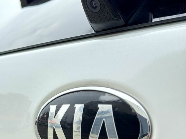 Киа Niro 2019 в Хмельницком на Automoto.ua Белый Киа Niro, объемом двигателя 1.6 л и пробегом 325 тыс. км за 13600 $, фото 8 на Automoto.ua