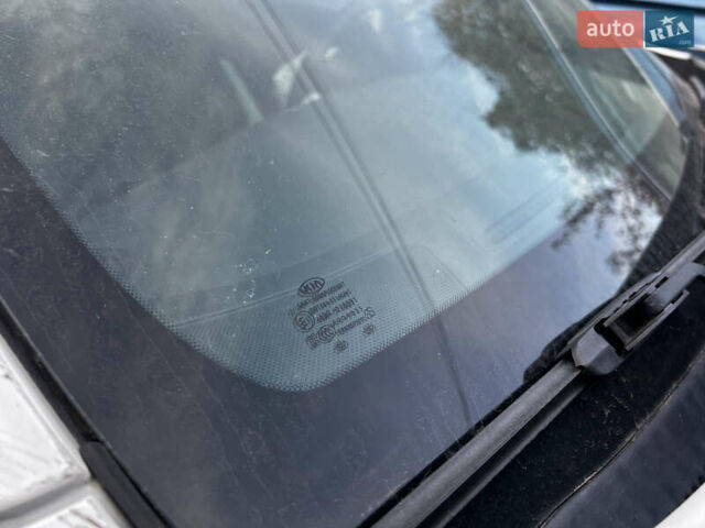 Білий Кіа Niro, об'ємом двигуна 1.58 л та пробігом 97 тис. км за 8900 $, фото 14 на Automoto.ua