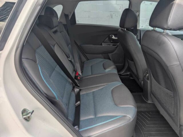 Білий Кіа Niro, об'ємом двигуна 0 л та пробігом 42 тис. км за 9800 $, фото 10 на Automoto.ua