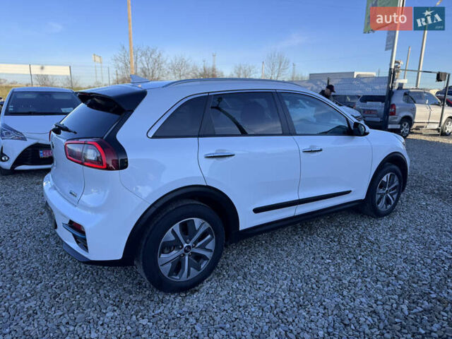 Белый Киа Niro, объемом двигателя 0 л и пробегом 210 тыс. км за 15900 $, фото 16 на Automoto.ua