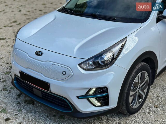Білий Кіа Niro, об'ємом двигуна 0 л та пробігом 204 тис. км за 17800 $, фото 32 на Automoto.ua