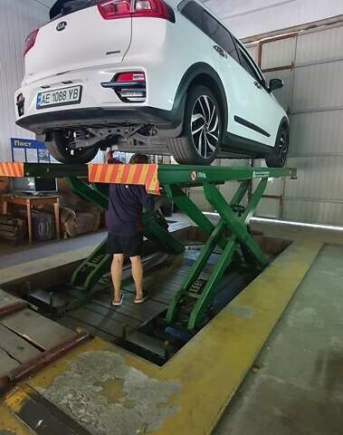 Білий Кіа Niro, об'ємом двигуна 0 л та пробігом 199 тис. км за 20000 $, фото 79 на Automoto.ua