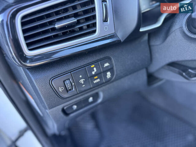 Белый Киа Niro, объемом двигателя 0 л и пробегом 210 тыс. км за 15900 $, фото 33 на Automoto.ua