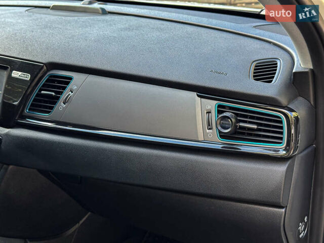 Білий Кіа Niro, об'ємом двигуна 0 л та пробігом 204 тис. км за 17800 $, фото 113 на Automoto.ua