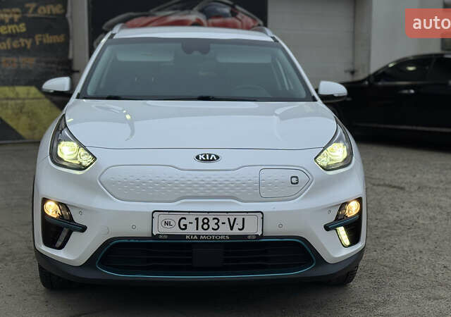 Білий Кіа Niro, об'ємом двигуна 0 л та пробігом 124 тис. км за 16999 $, фото 2 на Automoto.ua
