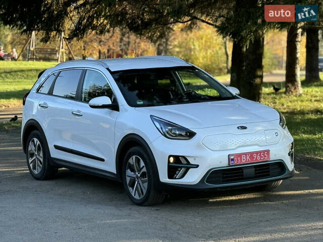 Белый Киа Niro, объемом двигателя 0 л и пробегом 147 тыс. км за 18500 $, фото 3 на Automoto.ua