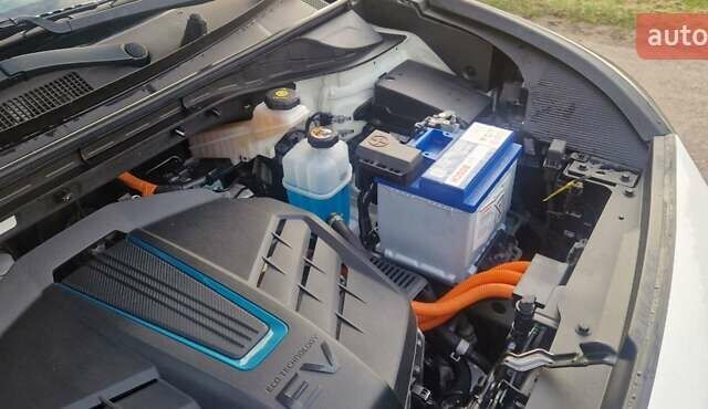 Киа Niro 2019 в Дубно на Automoto.ua Белый Киа Niro, объемом двигателя 0 л и пробегом 173 тыс. км за 17400 $, фото 10 на Automoto.ua