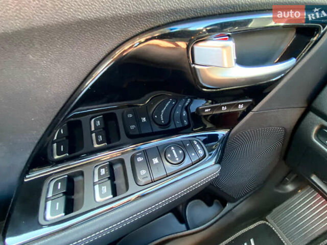 Белый Киа Niro, объемом двигателя 0 л и пробегом 70 тыс. км за 18850 $, фото 16 на Automoto.ua