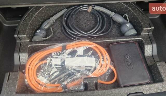 Киа Niro 2019 в Дубно на Automoto.ua Белый Киа Niro, объемом двигателя 0 л и пробегом 173 тыс. км за 17400 $, фото 13 на Automoto.ua