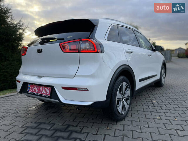 Киа Niro 2019 в Луцке на Automoto.ua Белый Киа Niro, объемом двигателя 1.58 л и пробегом 212 тыс. км за 15999 $, фото 7 на Automoto.ua