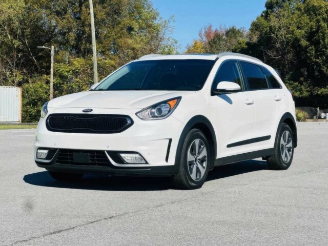 Белый Киа Niro, объемом двигателя 1.6 л и пробегом 49 тыс. км за 10200 $, фото 1 на Automoto.ua