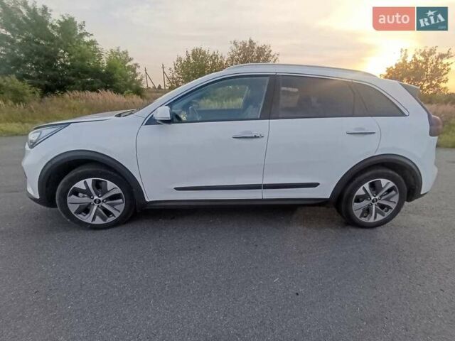 Киа Niro 2019 в Радивилове на Automoto.ua Белый Киа Niro, объемом двигателя 0 л и пробегом 126 тыс. км за 17800 $, фото 8 на Automoto.ua