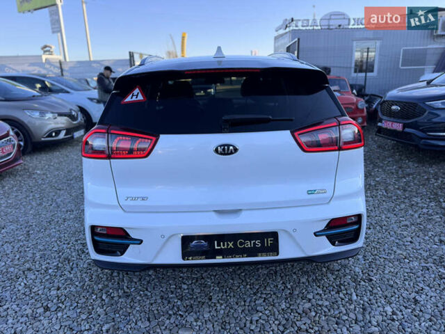 Белый Киа Niro, объемом двигателя 0 л и пробегом 210 тыс. км за 15900 $, фото 10 на Automoto.ua