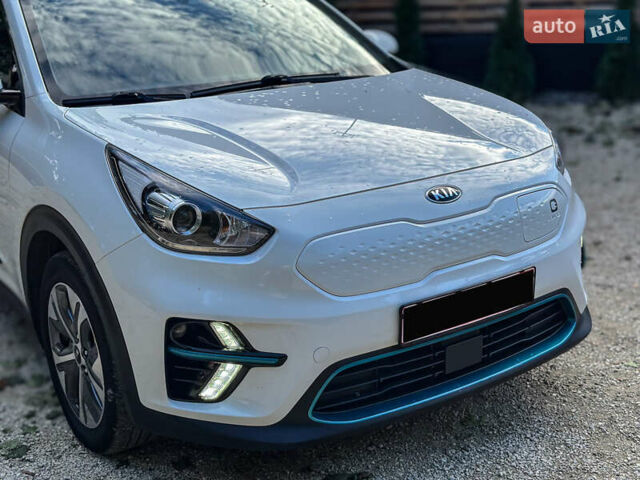 Білий Кіа Niro, об'ємом двигуна 0 л та пробігом 204 тис. км за 17800 $, фото 25 на Automoto.ua