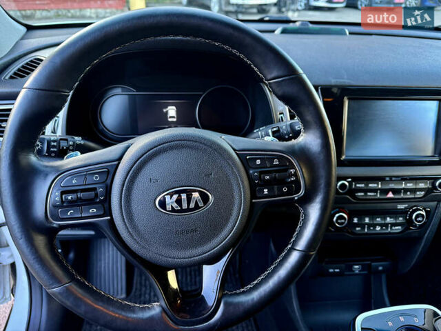 Белый Киа Niro, объемом двигателя 0 л и пробегом 135 тыс. км за 16999 $, фото 17 на Automoto.ua